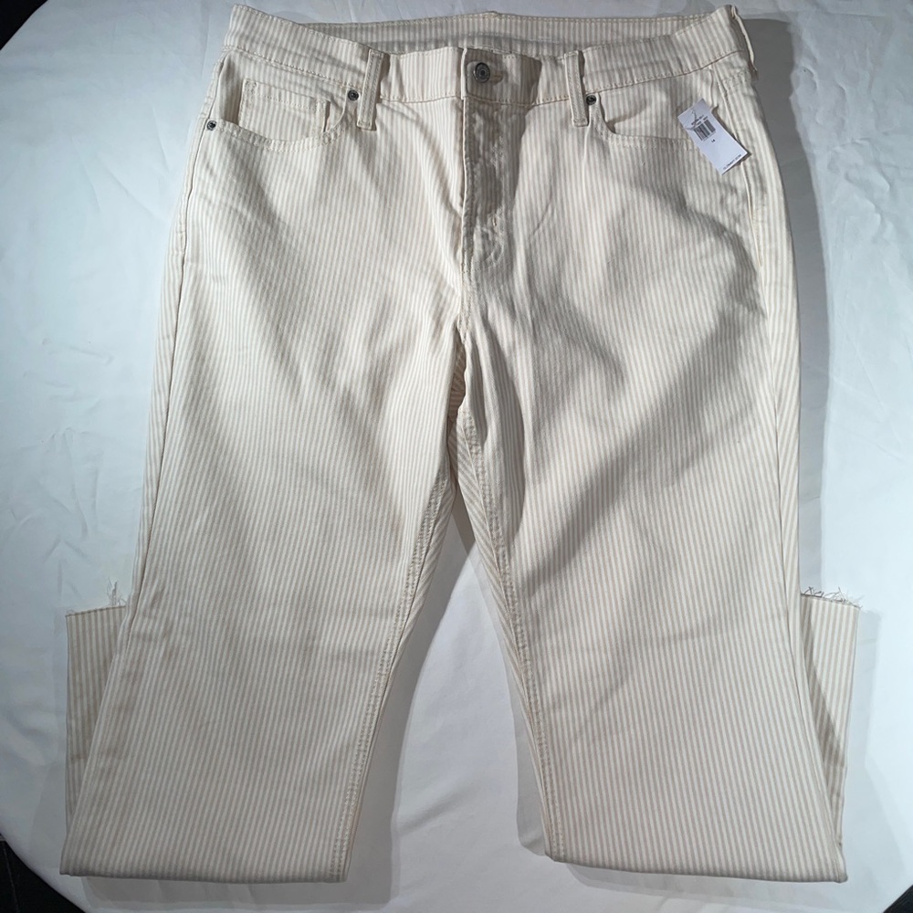 Old navy ladies, jeans, size 14 (NWT)